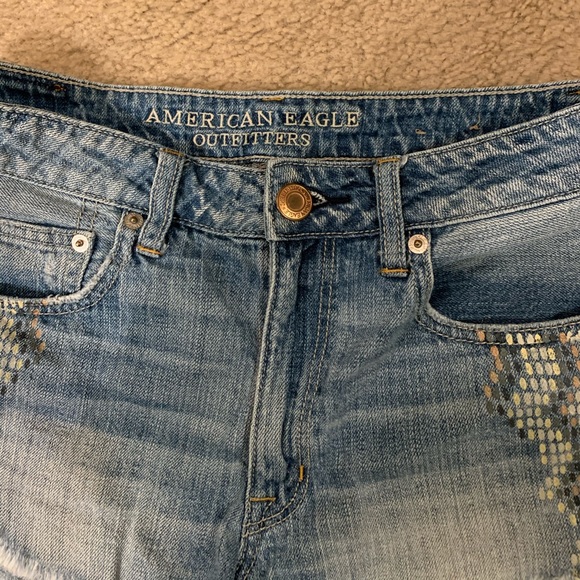 American Eagle Hi-Rise Festival Short - Picture 3 of 5